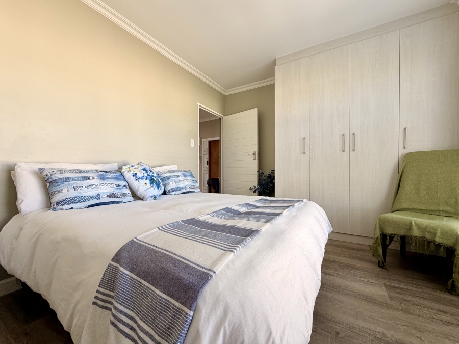 3 Bedroom Property for Sale in Sandbaai Western Cape